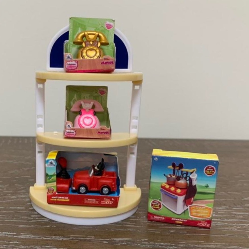 Disney mini brands Minne Mouse And Mickey Mouse bundle.